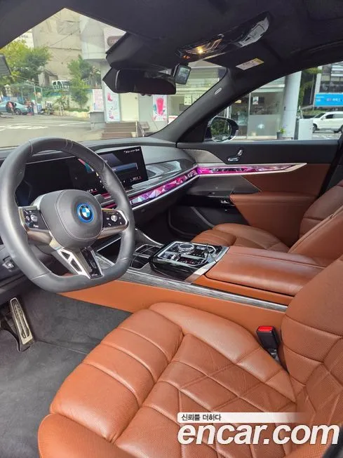 BMW i7 — фото 7