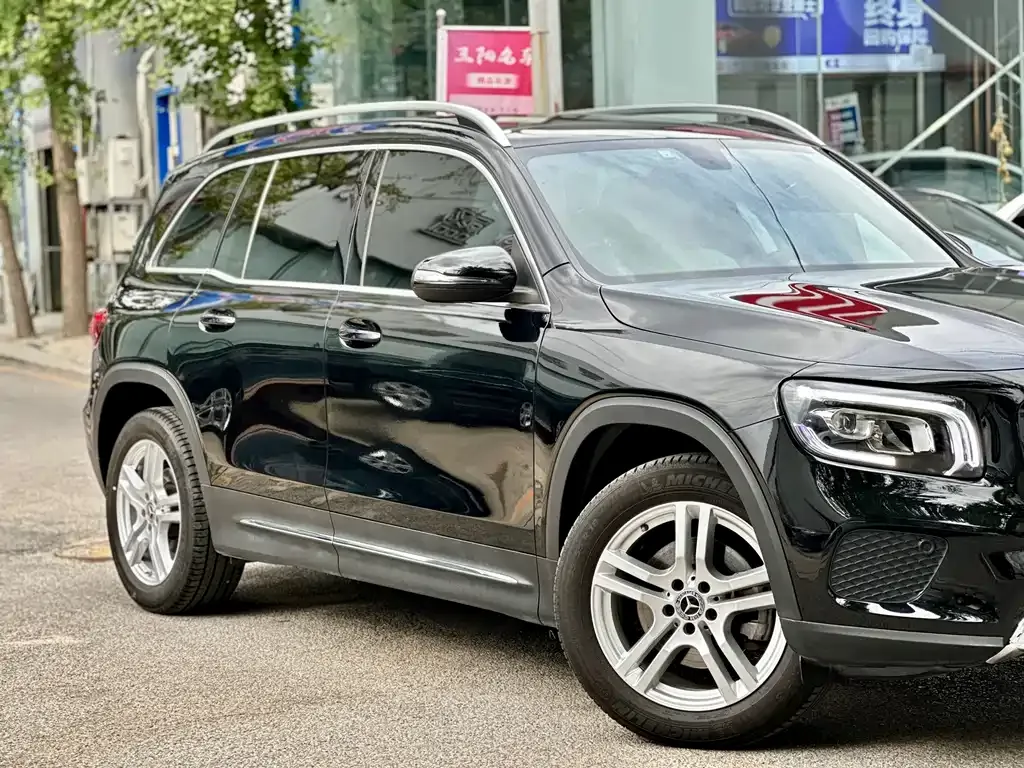 Mercedes-Benz GLB — фото 8