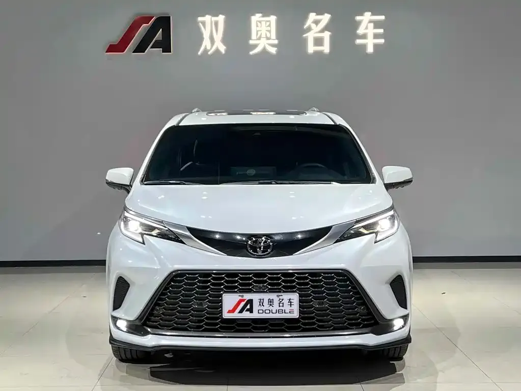 Toyota Granvia 2024 из CN, фото 1