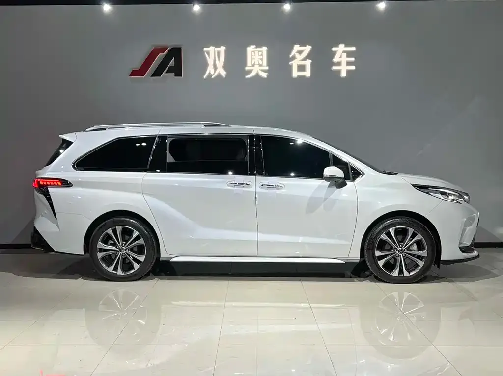Toyota Granvia 2024 из CN, фото 4