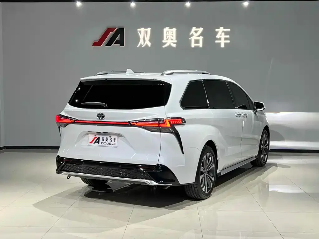 Toyota Granvia 2024 из CN, фото 6