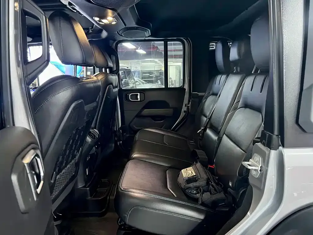 Jeep Wrangler PHEV 2021 из CN, фото 10