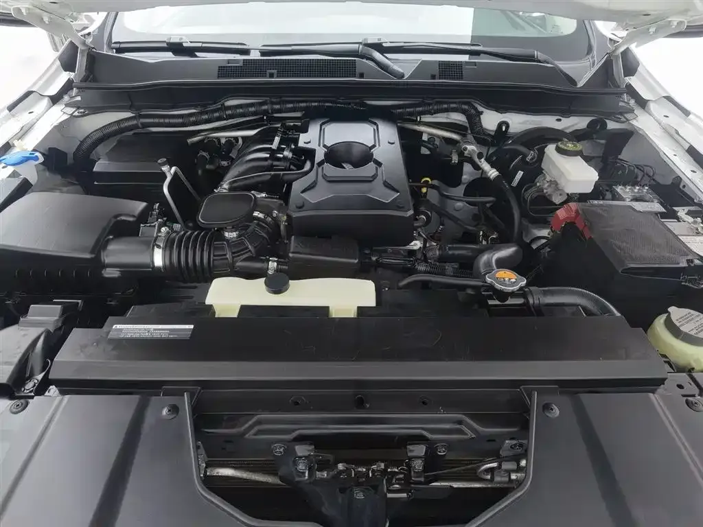 Nissan Navara 2023 из CN, фото 6