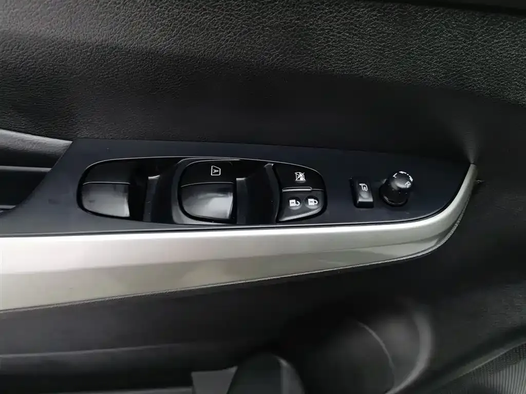 Nissan Navara 2023 из CN, фото 9
