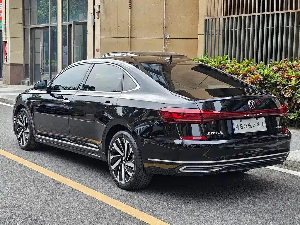 Volkswagen Passat 2022 из CN, фото 4