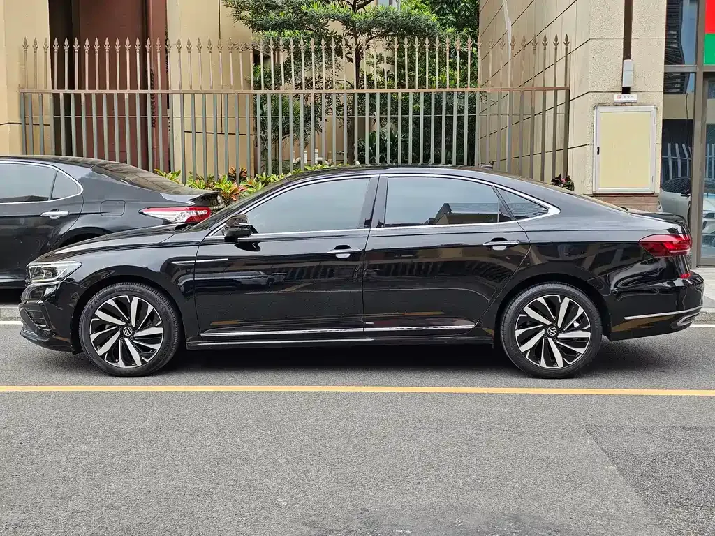 Volkswagen Passat 2022 из CN, фото 6