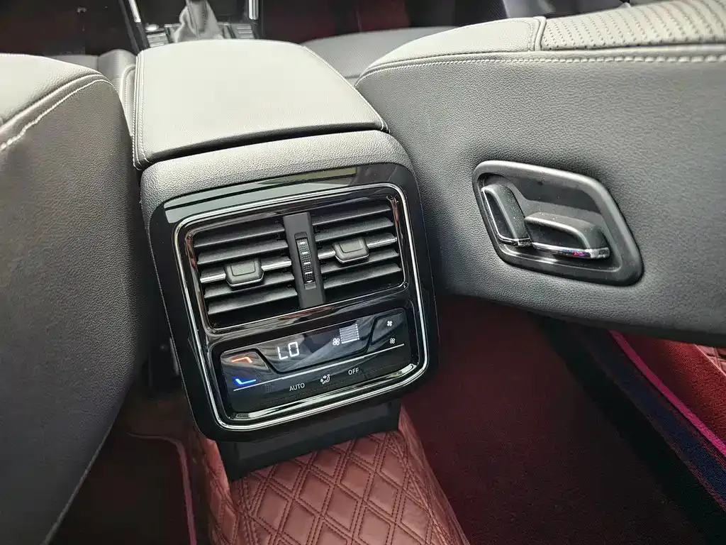 Volkswagen Passat 2022 из CN, фото 8