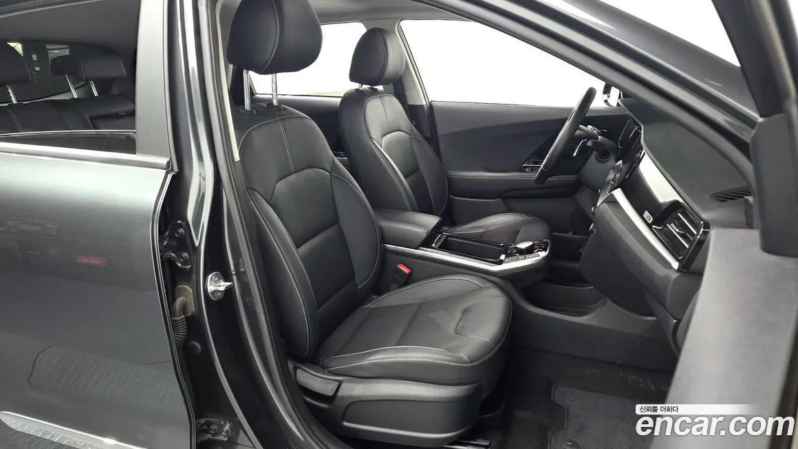Kia Niro — фото 10