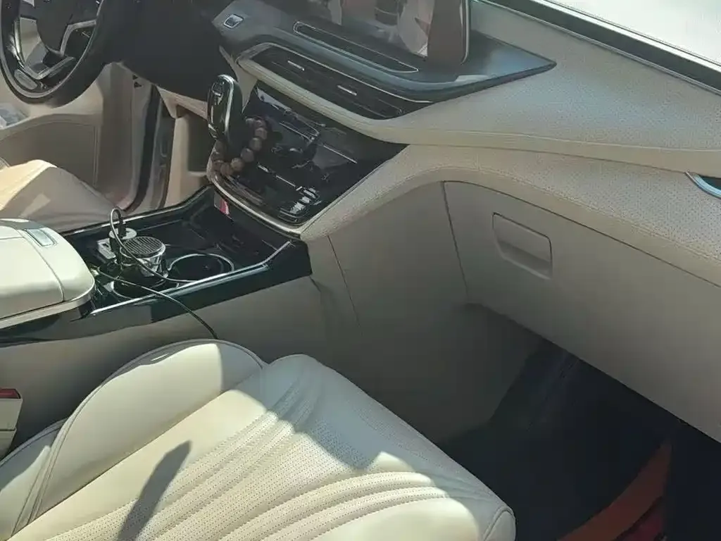 Buick GL8 2023 из CN, фото 2