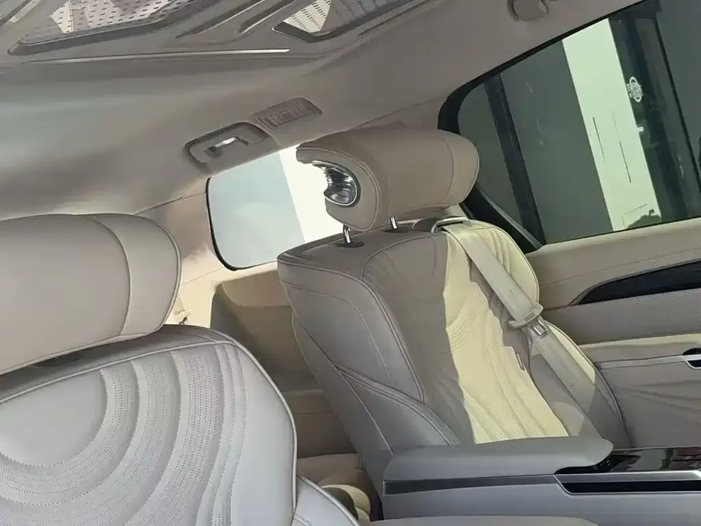 Buick GL8 2023 из CN, фото 3