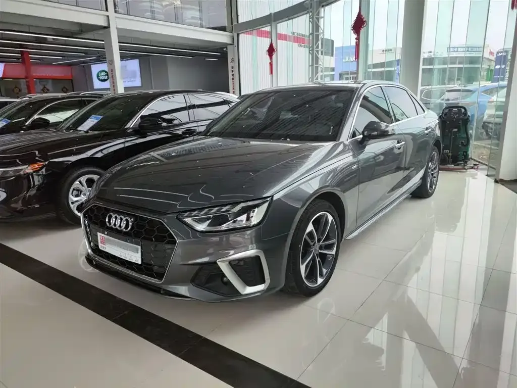 Audi A4L 2022 из CN, фото 2