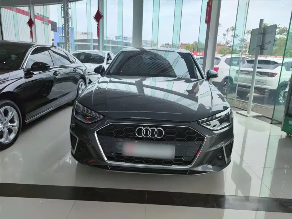 Audi A4L 2022 из CN, фото 3