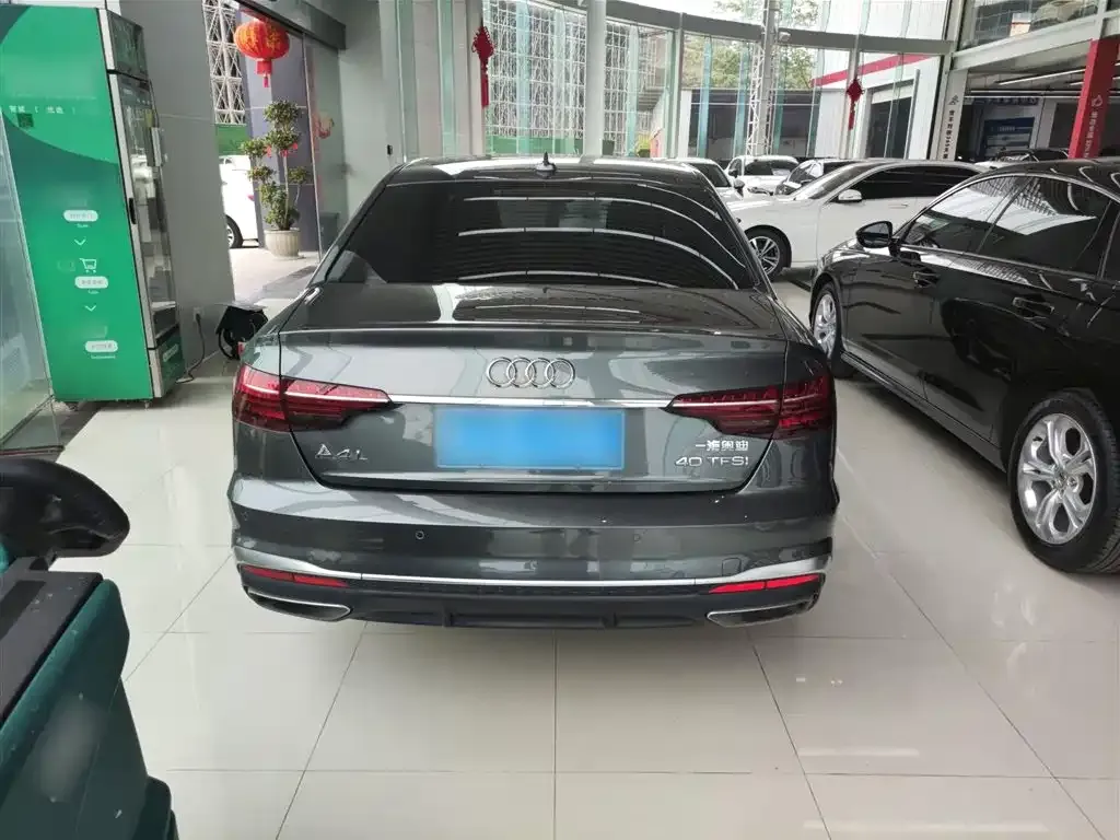 Audi A4L 2022 из CN, фото 6