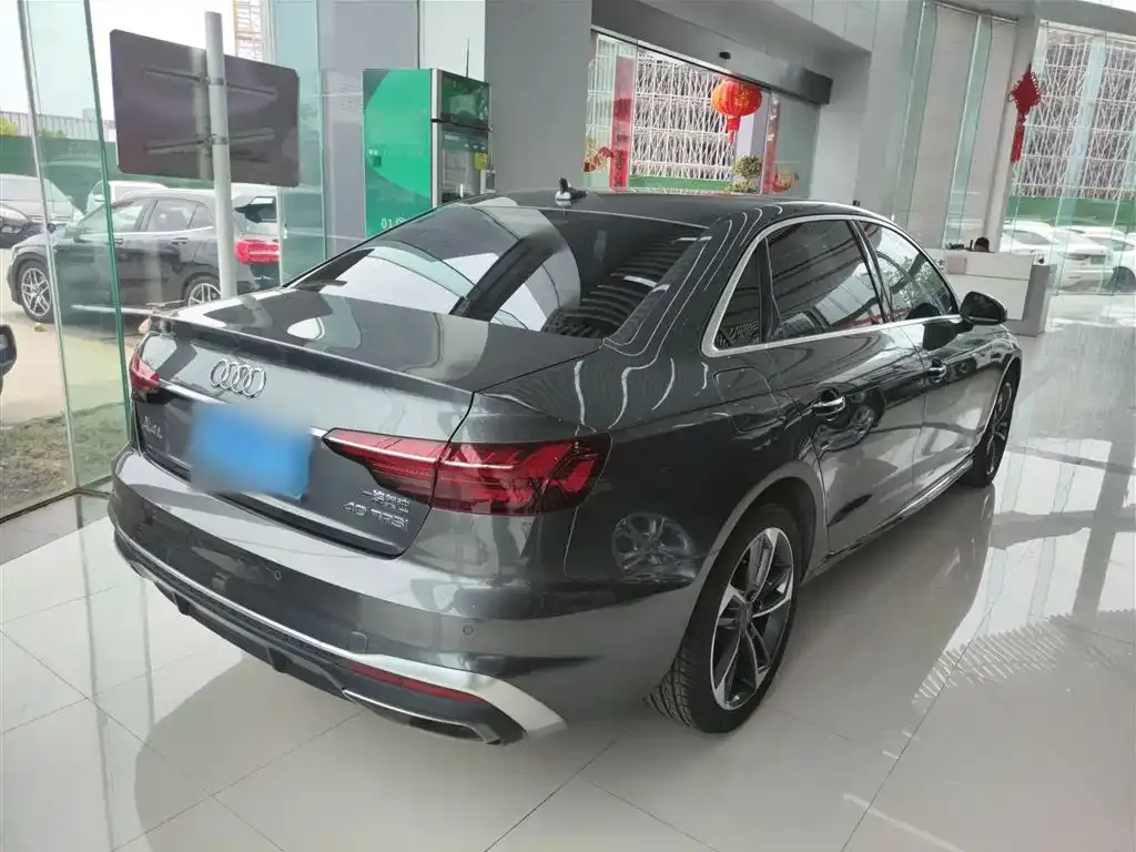 Audi A4L 2022 из CN, фото 7