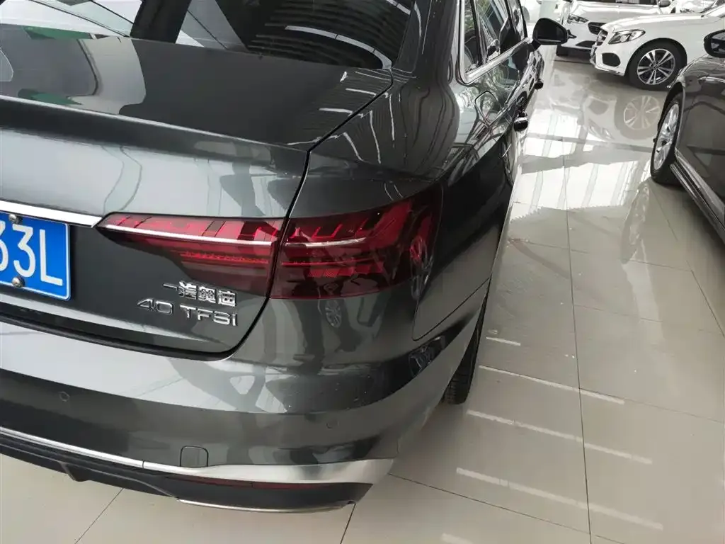 Audi A4L 2022 из CN, фото 8