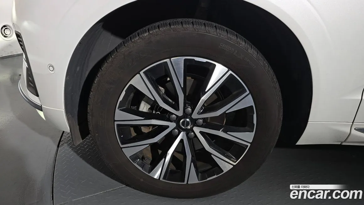 Volvo XC60 2023 из KR, фото 5