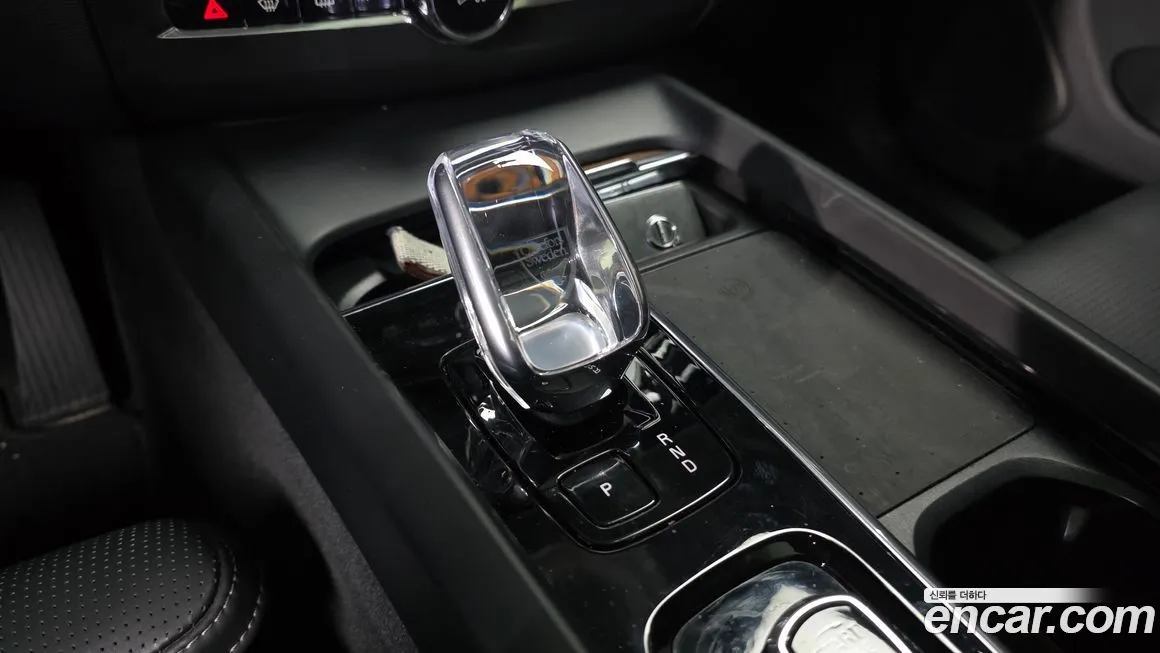 Volvo XC60 2023 из KR, фото 9