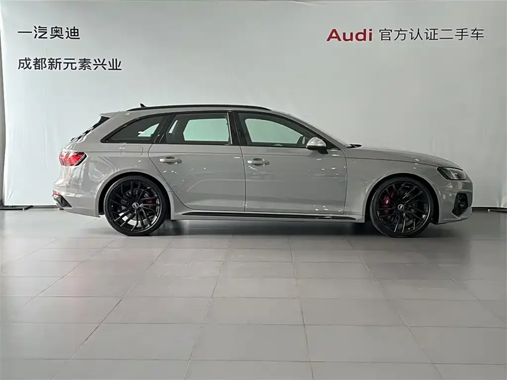 Audi RS 4 2024 из CN, фото 3