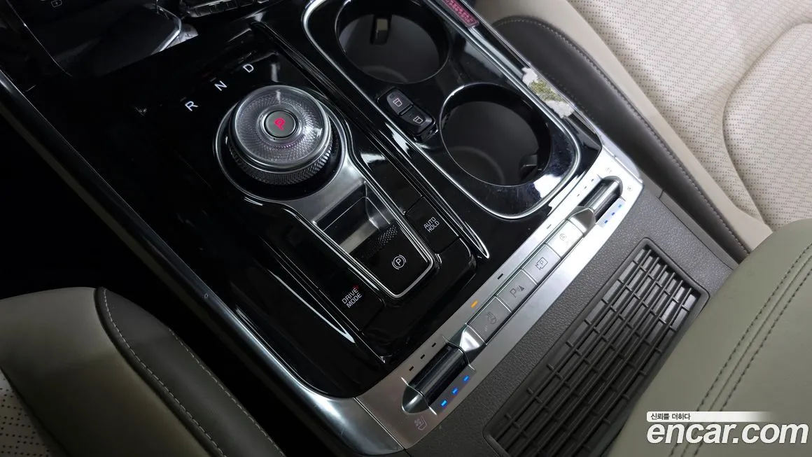 Kia Carnival — фото 9