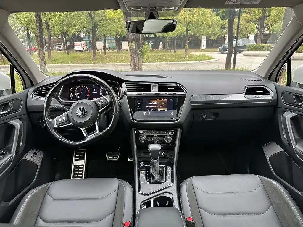 Volkswagen Tiguan L 2021 из CN, фото 4