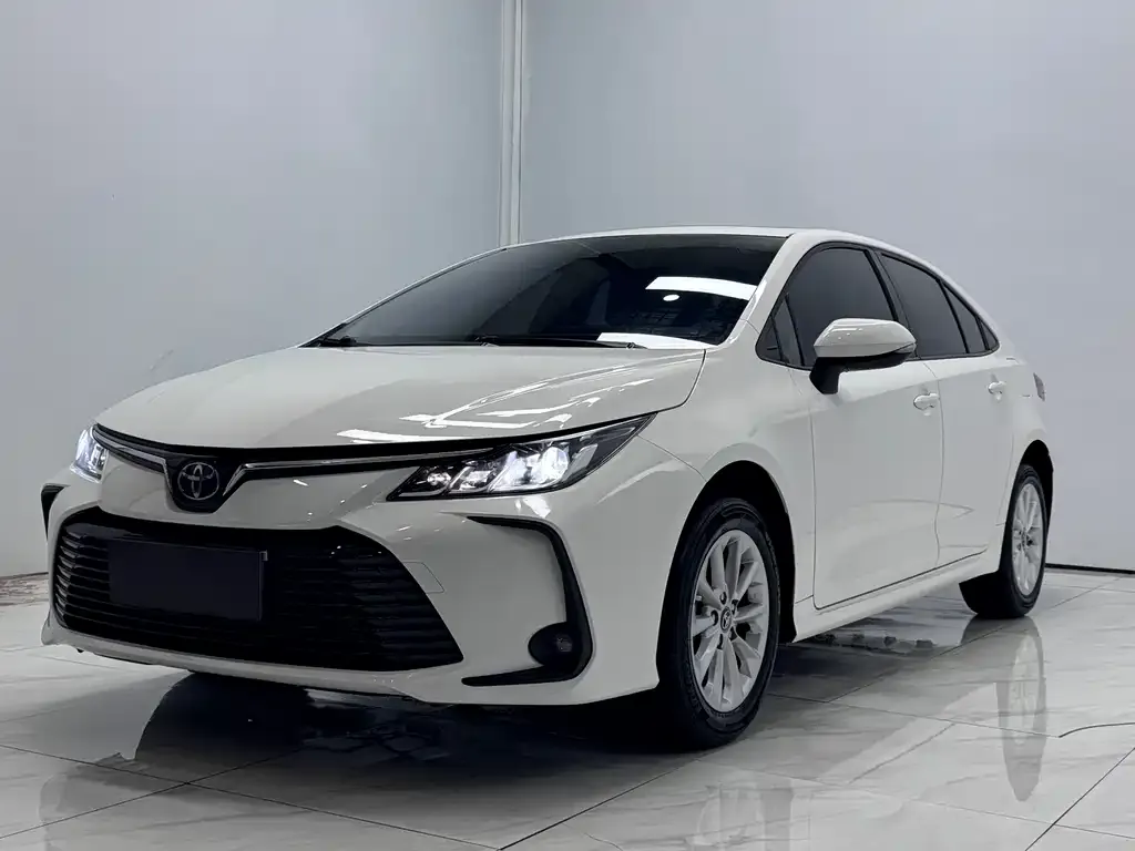 Toyota Corolla — фото 1