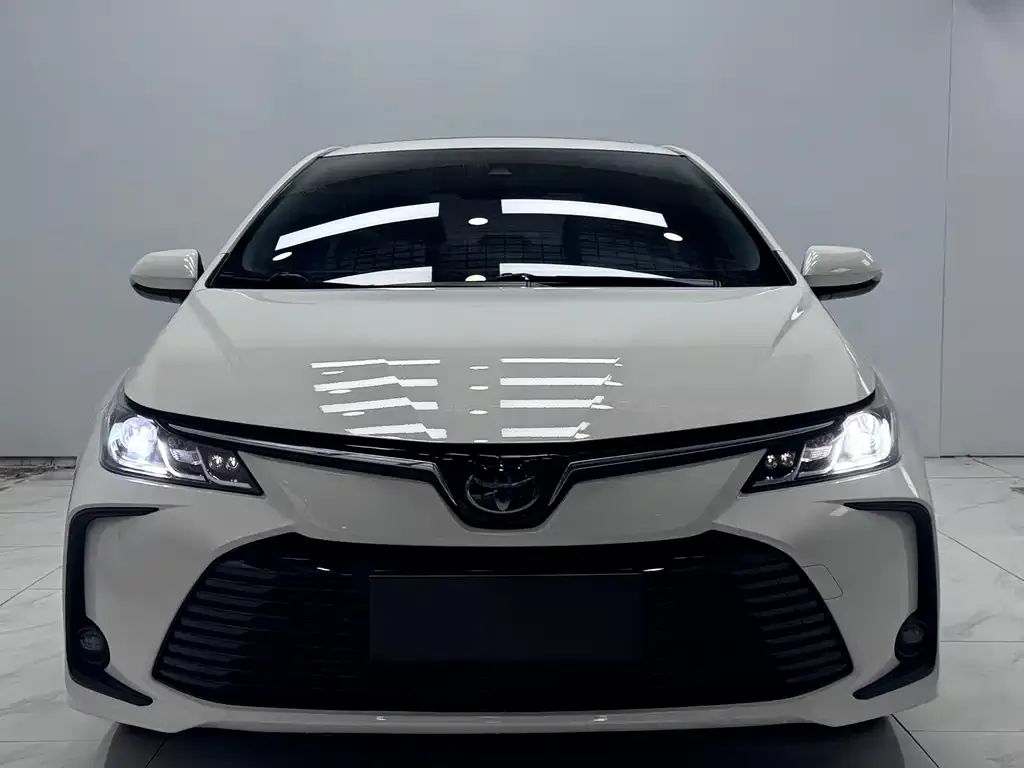 Toyota Corolla — фото 2