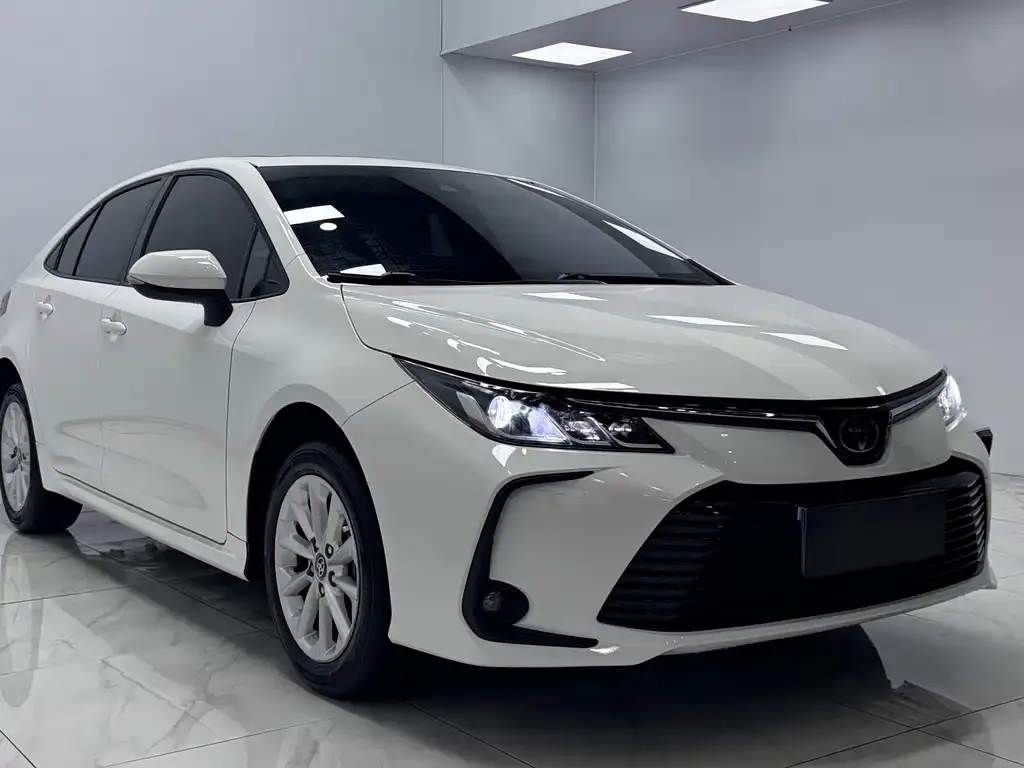 Toyota Corolla — фото 3