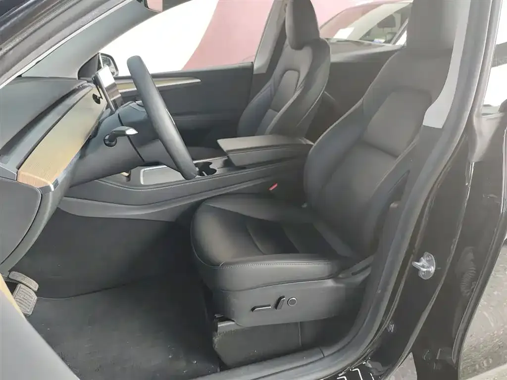 Tesla Model Y 2023 из CN, фото 8