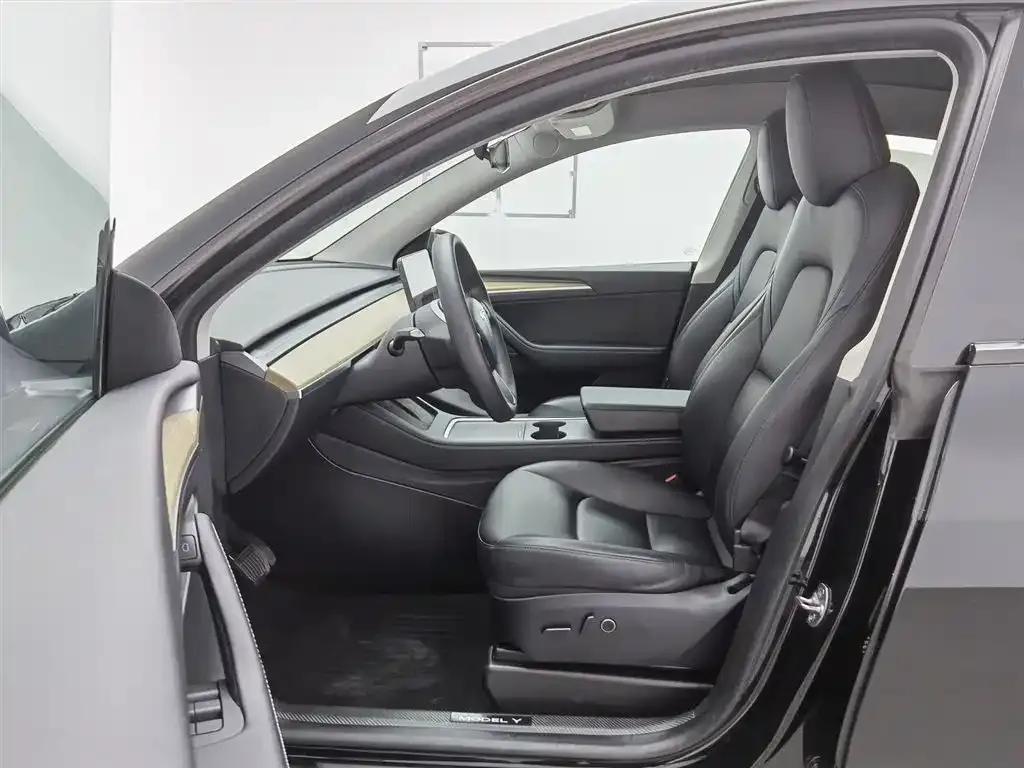 Tesla Model Y 2023 из CN, фото 10
