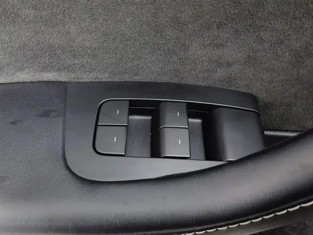 Tesla Model Y 2023 из CN, фото 9