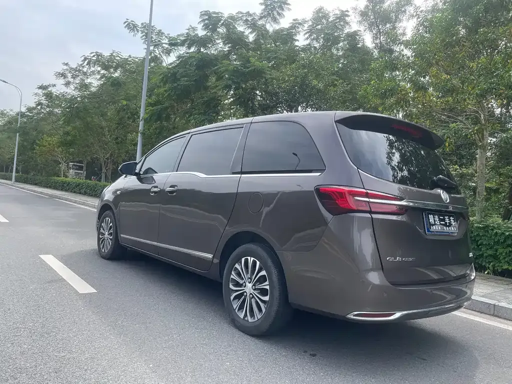 Buick GL8 2022 из CN, фото 3