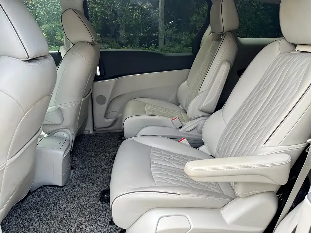 Buick GL8 2022 из CN, фото 7