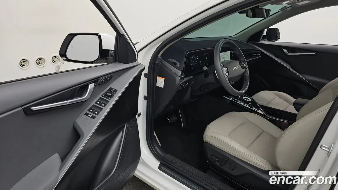 Kia Niro — фото 10