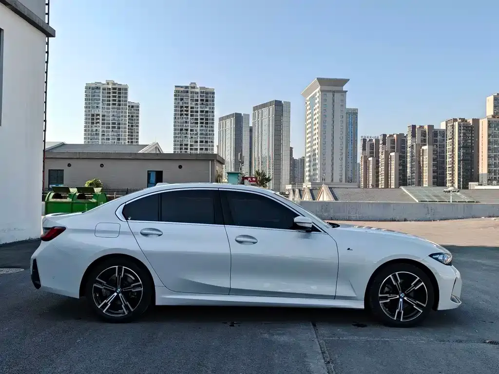 BMW 3 Series 2024 из CN, фото 4
