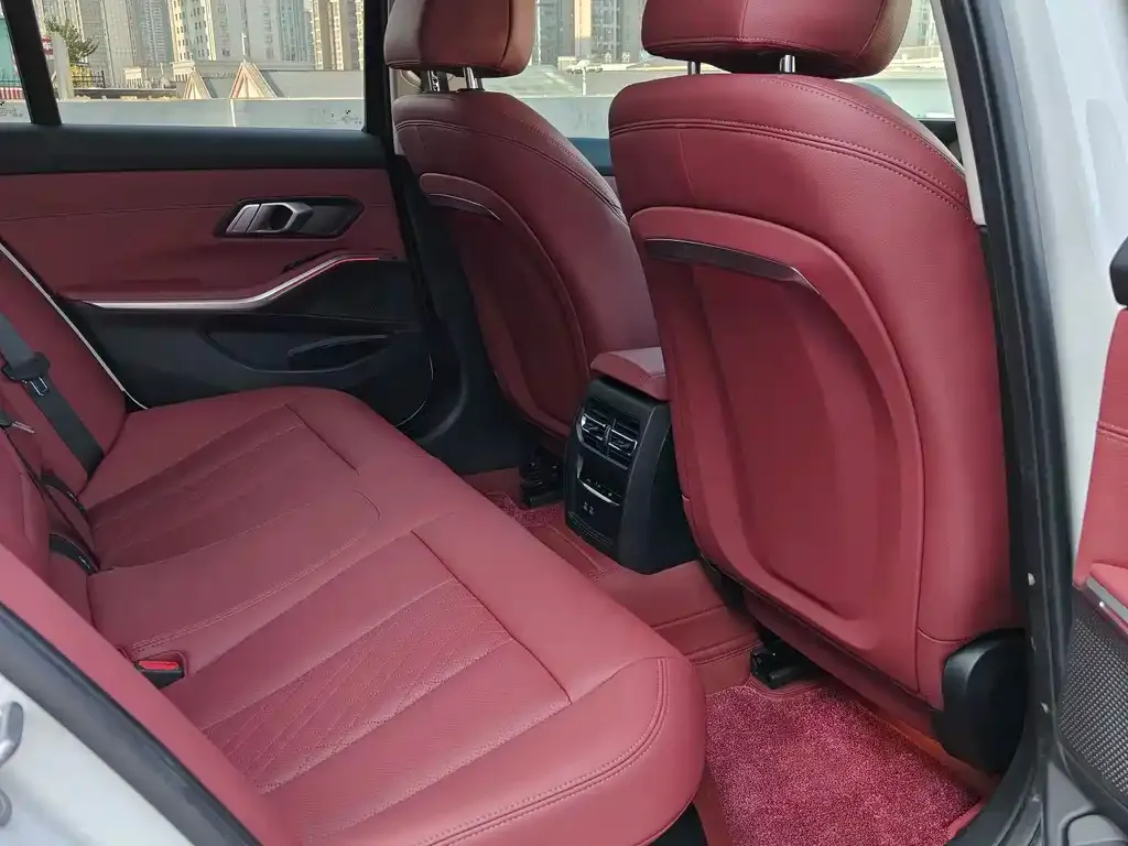 BMW 3 Series 2024 из CN, фото 7