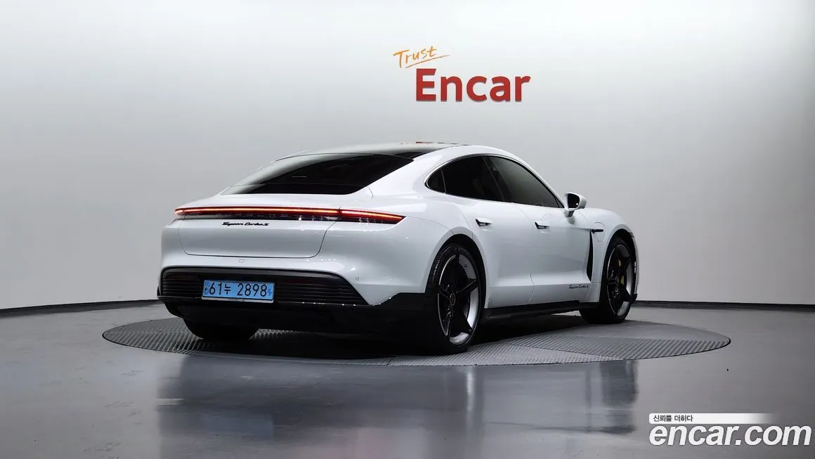 Porsche Taycan 2021 из KR, фото 2