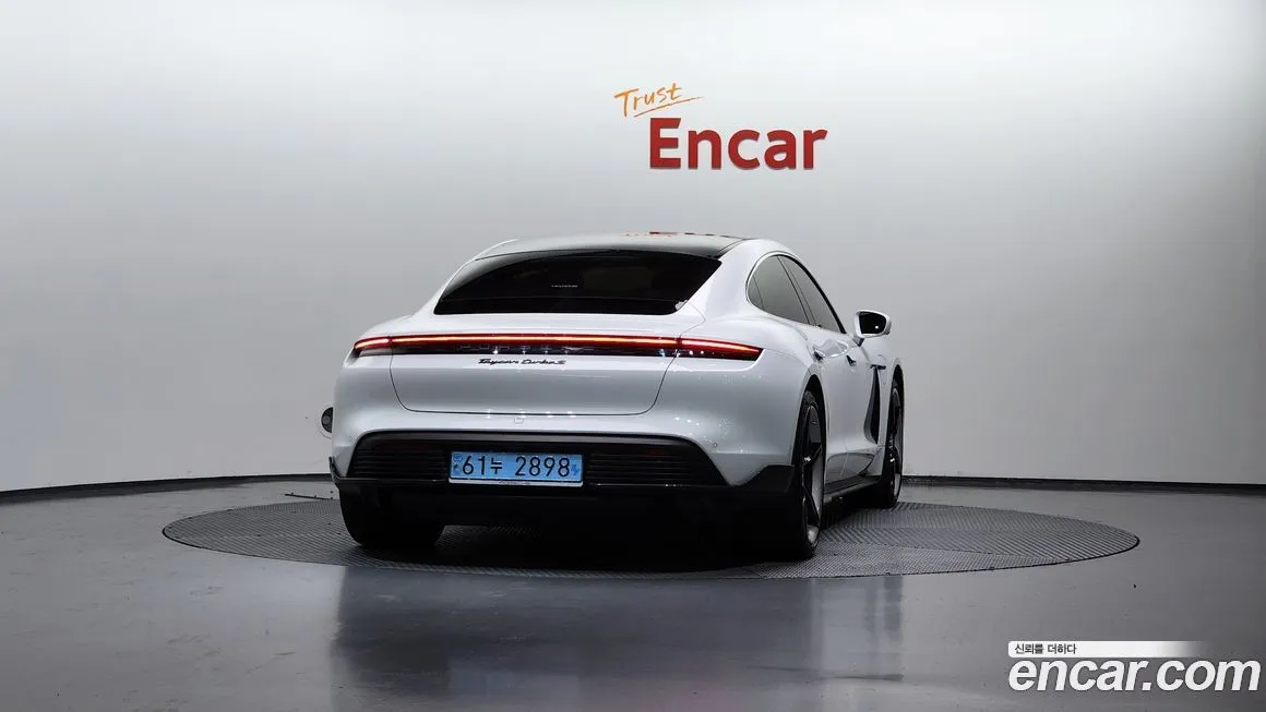 Porsche Taycan 2021 из KR, фото 4