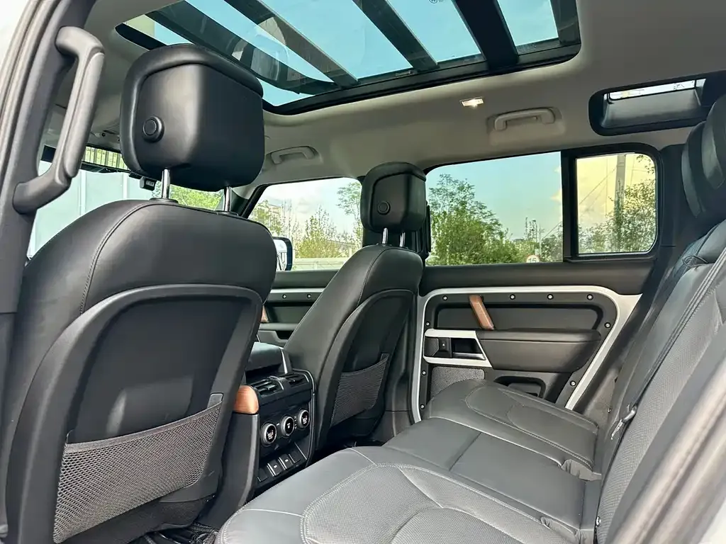 Land Rover Defender 2023 из CN, фото 7