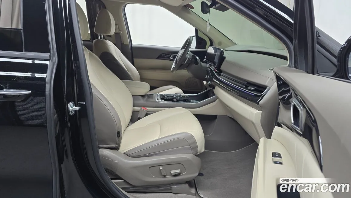 Kia Carnival — фото 10