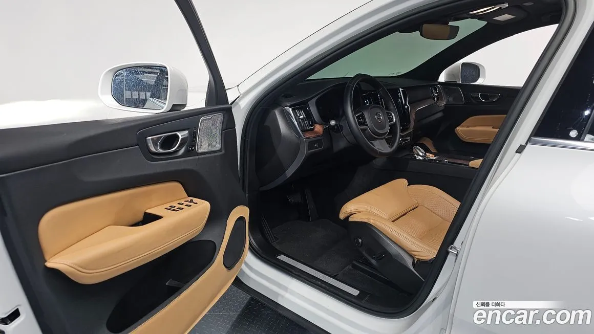 Volvo XC60 2023 из KR, фото 10