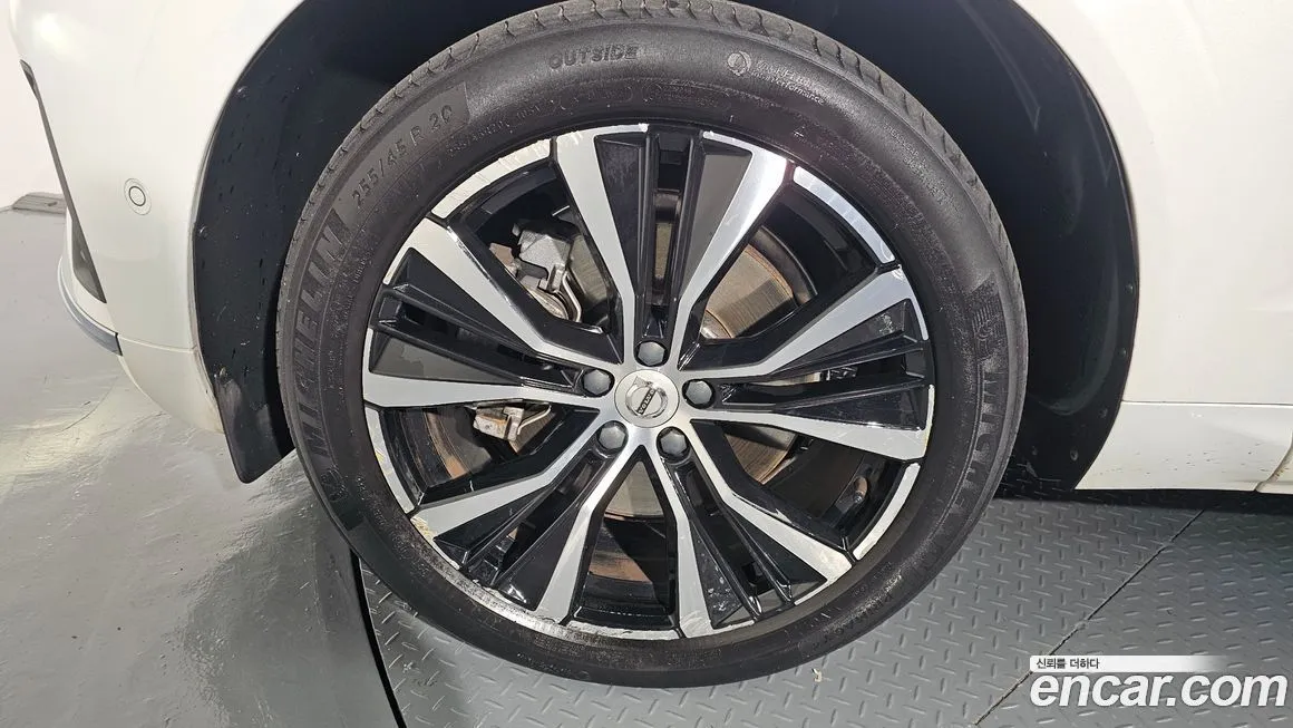 Volvo XC60 2023 из KR, фото 5