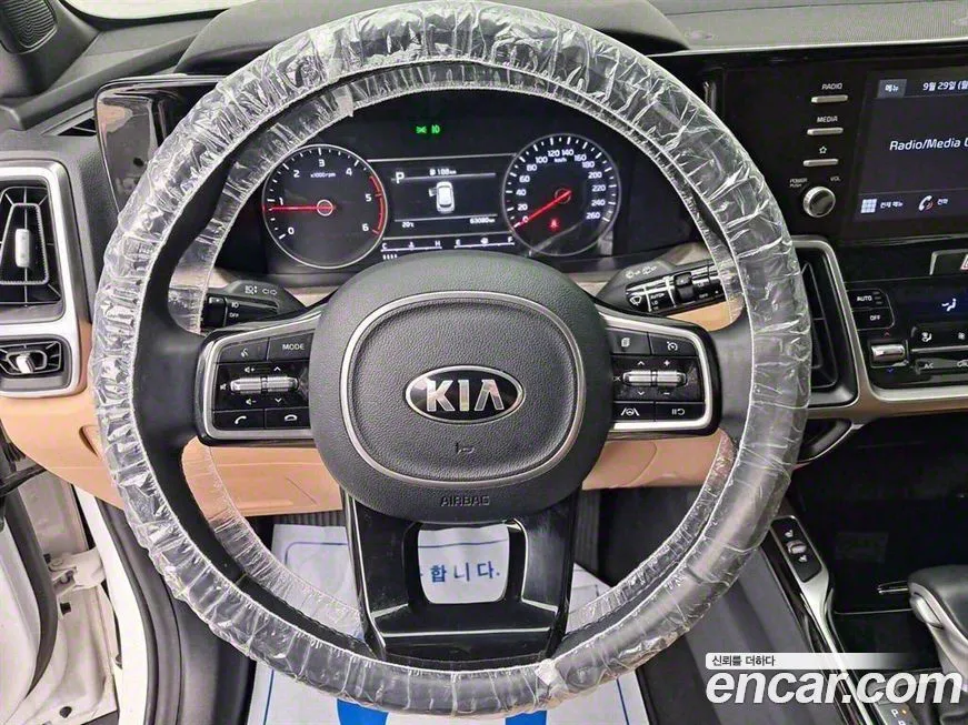 Kia Sorento — фото 7