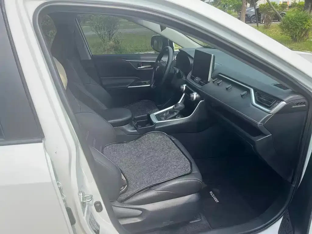 Toyota Wildlander 2021 из CN, фото 9