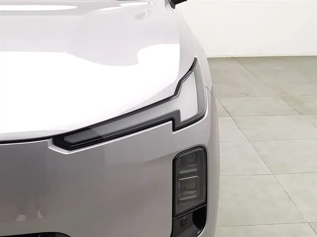 Volvo XC70 Plug-in Hybrid 2025 из CN, фото 7