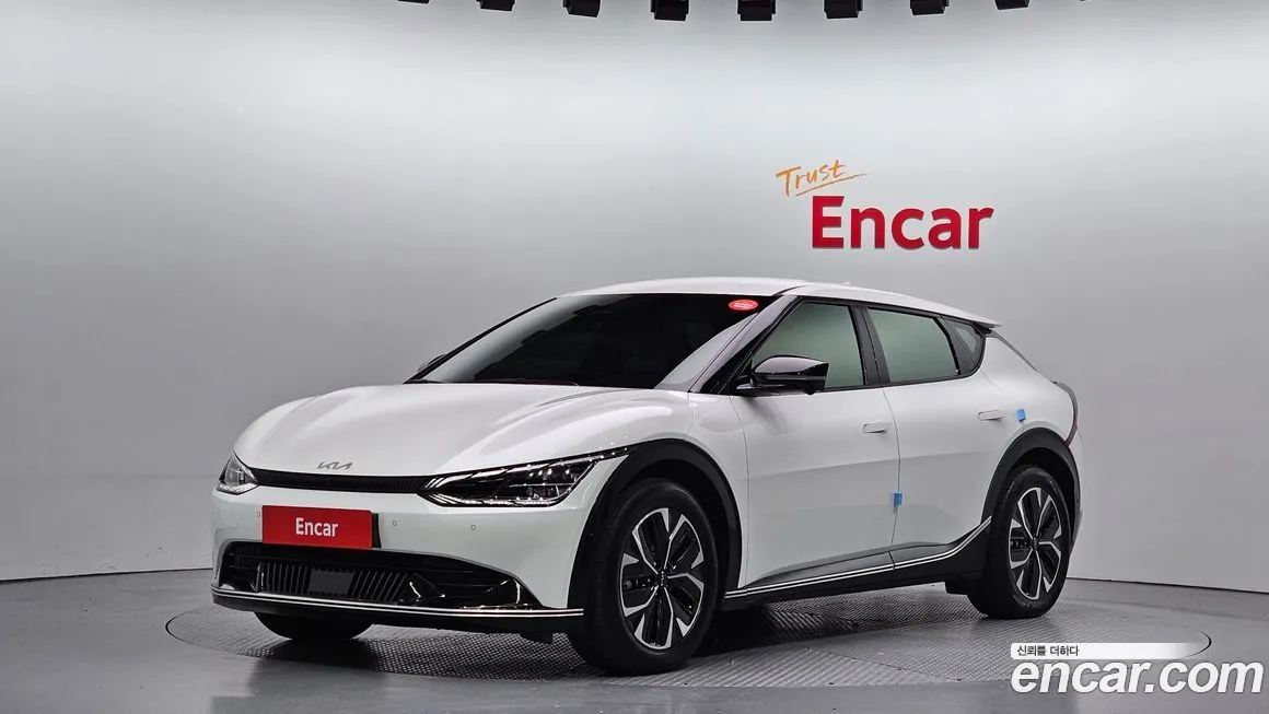 Kia EV6 — фото 1