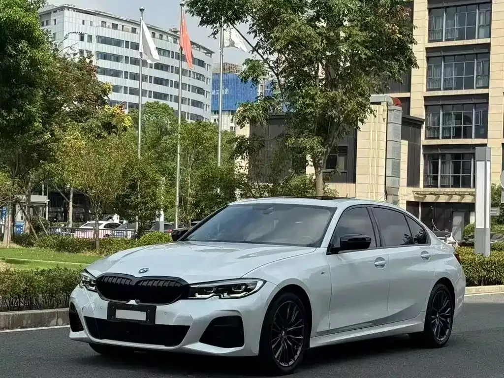 BMW 3 Series 2022 из CN, фото 3