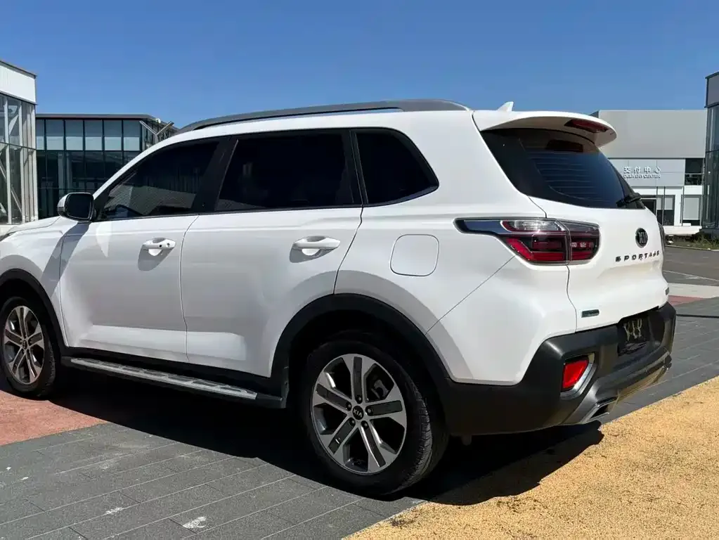 Kia Sportage — фото 7