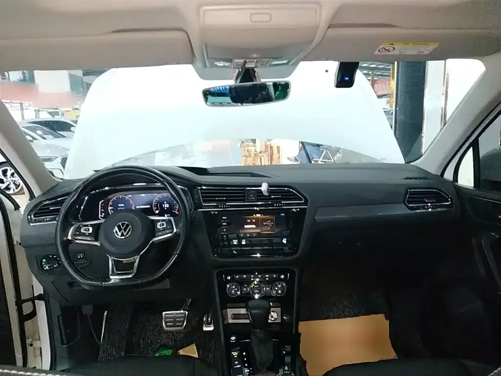 Volkswagen Tiguan L 2021 из CN, фото 10