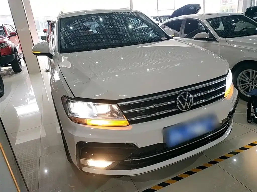 Volkswagen Tiguan L 2021 из CN, фото 4