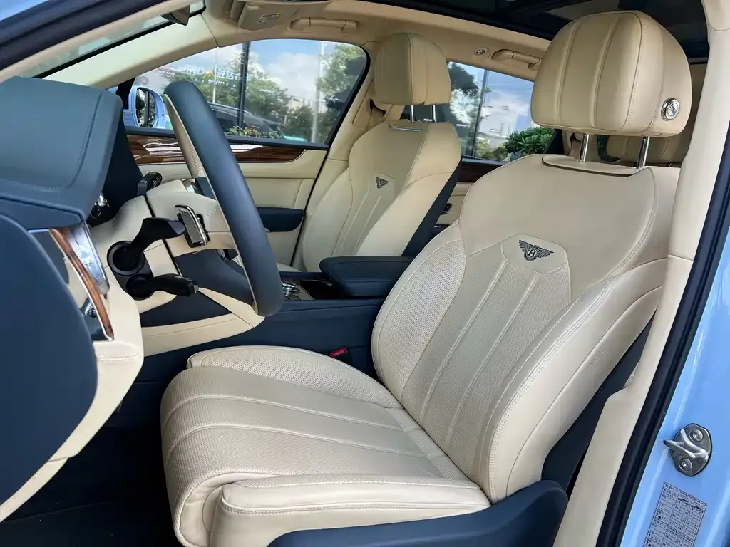 Bentley Bentayga 2021 из CN, фото 5